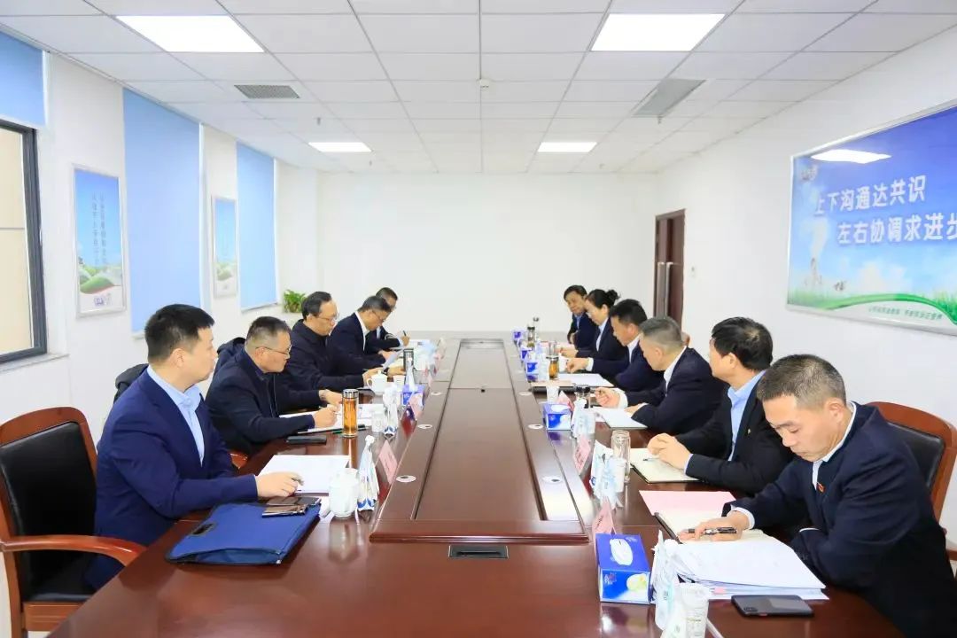 省政府國(guó)資委黨委書記、主任李濤一行到花花牛乳業(yè)集團(tuán)調(diào)研