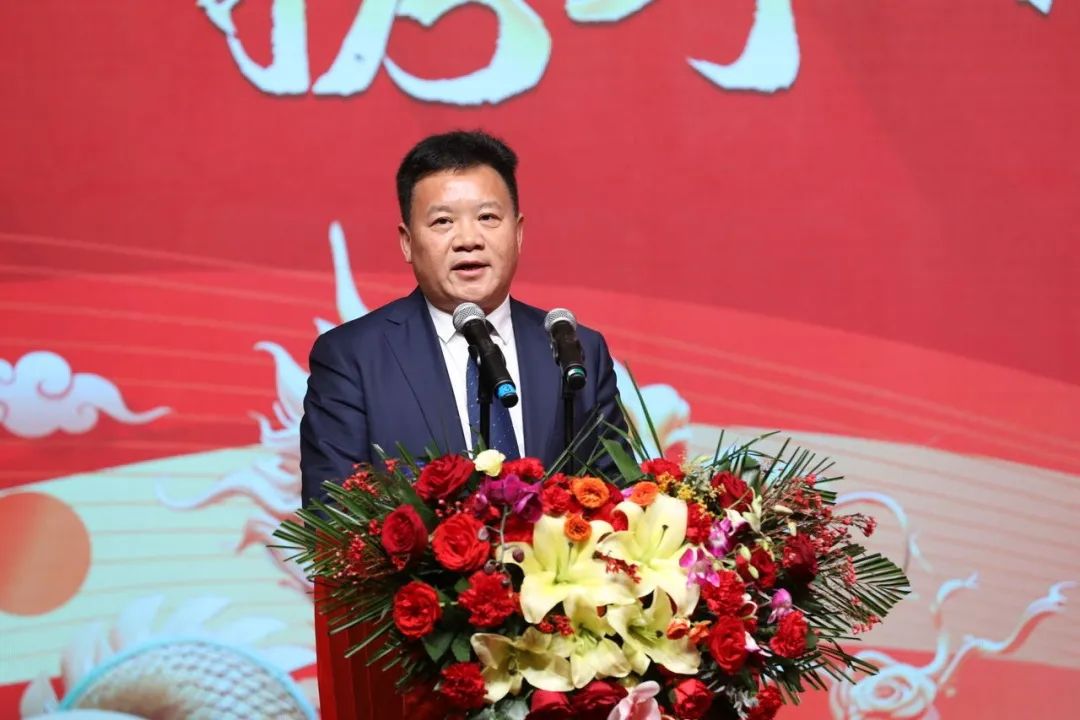 花花牛乳業(yè)30周年暨2024年客戶大會(huì)圓滿召開！