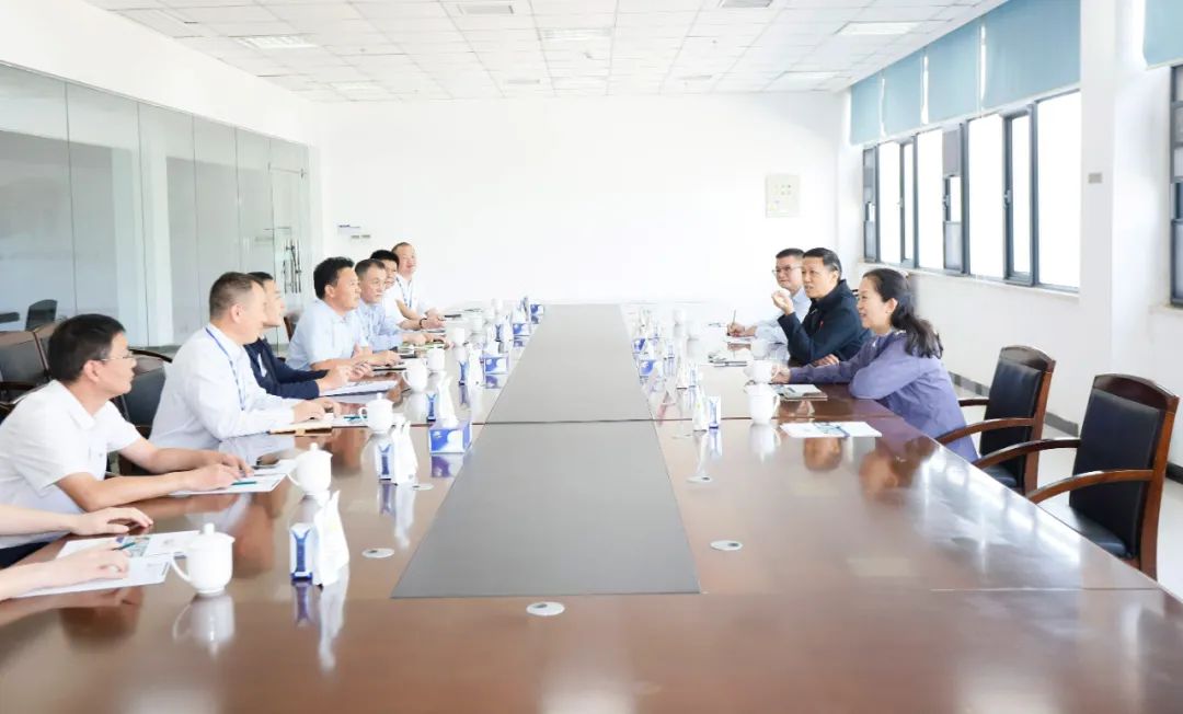 快樂過“雙節(jié)”，安全不放假｜河南農(nóng)投集團(tuán)黨委書記、董事長李曉寰一行蒞臨花花牛乳業(yè)集團(tuán)開展“雙節(jié)”安全生產(chǎn)大檢查活動并慰問一線職工、