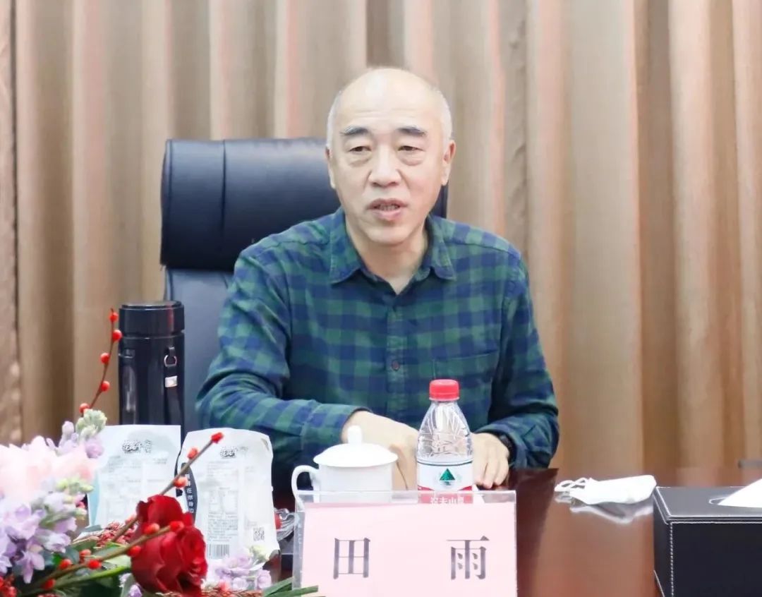 新年開(kāi)新局 合作促發(fā)展丨佳木斯市委常委、副市長(zhǎng)閆志剛一行蒞臨花花牛乳業(yè)集團(tuán)及佳田企業(yè)考察座談