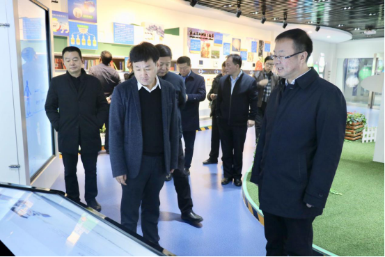 寧夏回族自治區(qū)農(nóng)業(yè)農(nóng)村廳黨組書記、廳長王剛一行蒞臨花花牛乳業(yè)集團調(diào)研