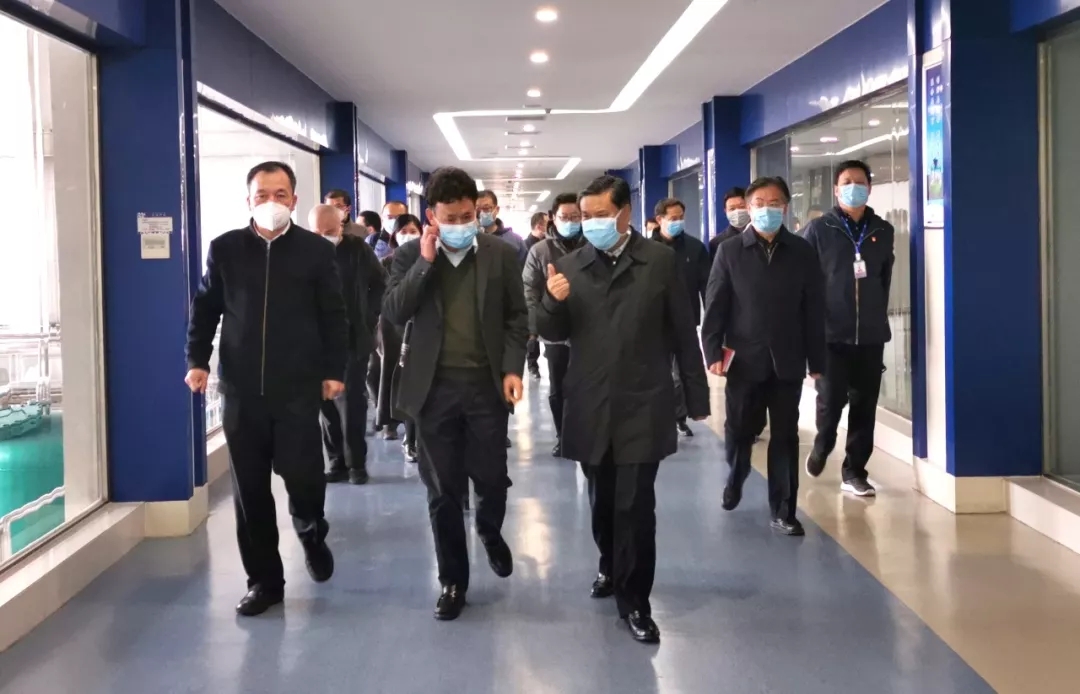 快訊丨河南省副省長武國定蒞臨花花牛乳業(yè)集團(tuán)調(diào)研重點(diǎn)保障企業(yè)復(fù)工復(fù)產(chǎn)情況 快訊丨河南省副省長武國定蒞臨花花牛乳業(yè)集團(tuán)調(diào)研重點(diǎn)保障企業(yè)復(fù)工復(fù)產(chǎn)情況