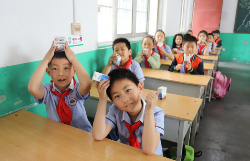 花花牛|六一關(guān)愛兒童，讓愛灑滿人間